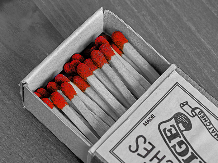 7 Joint (Bob Stokoe) HC Red Hot web